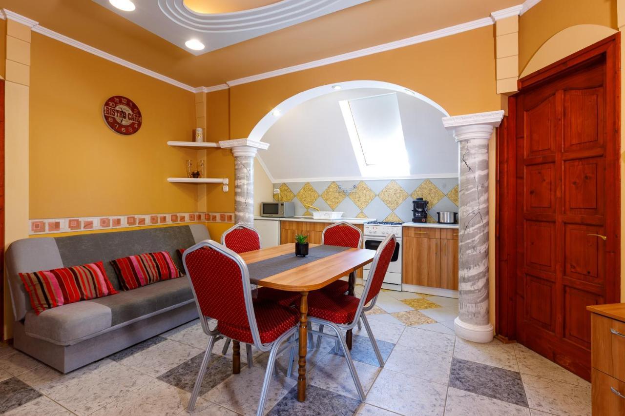 Central Apartman Gyula Exteriér fotografie