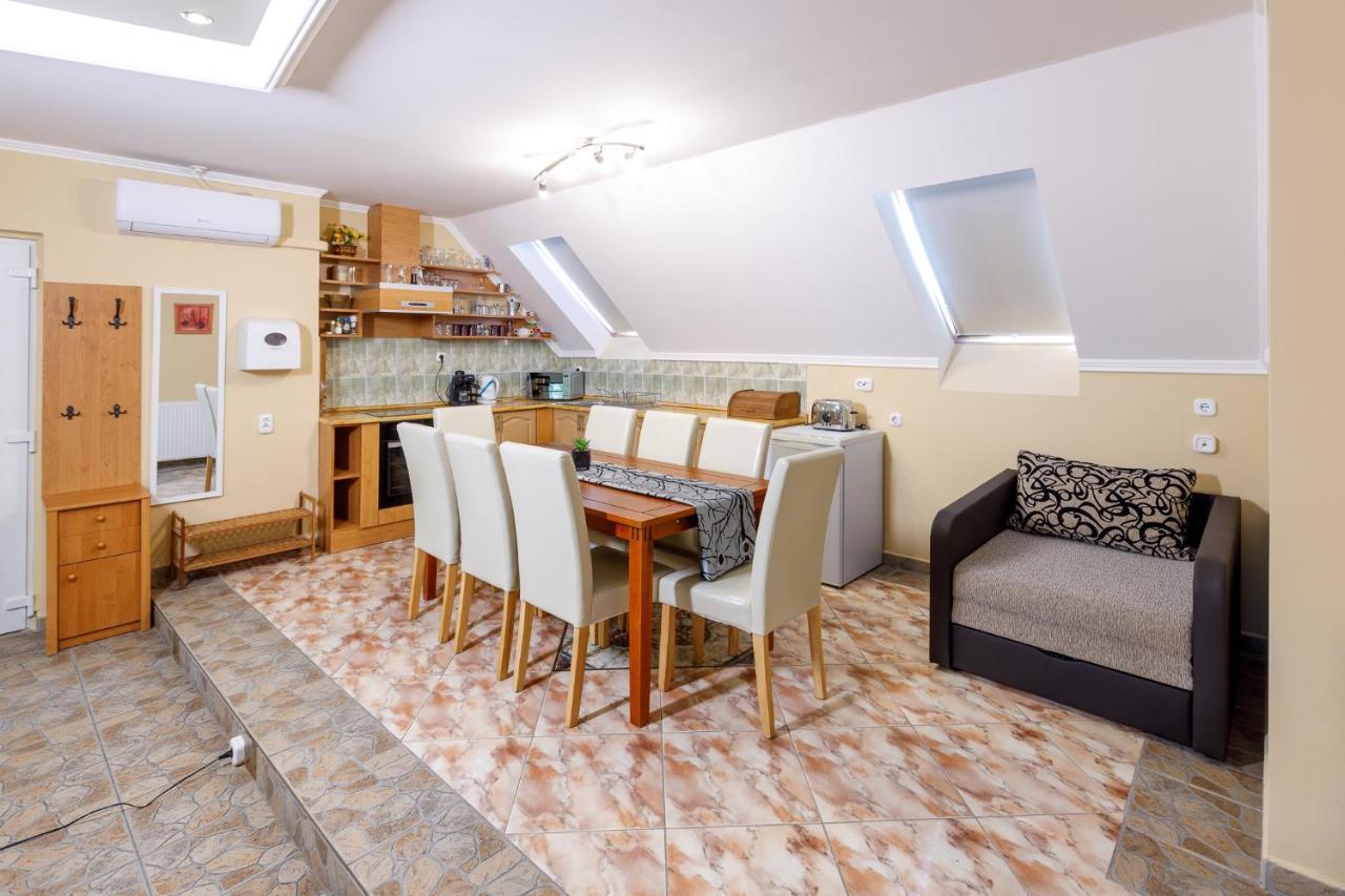 Central Apartman Gyula Exteriér fotografie