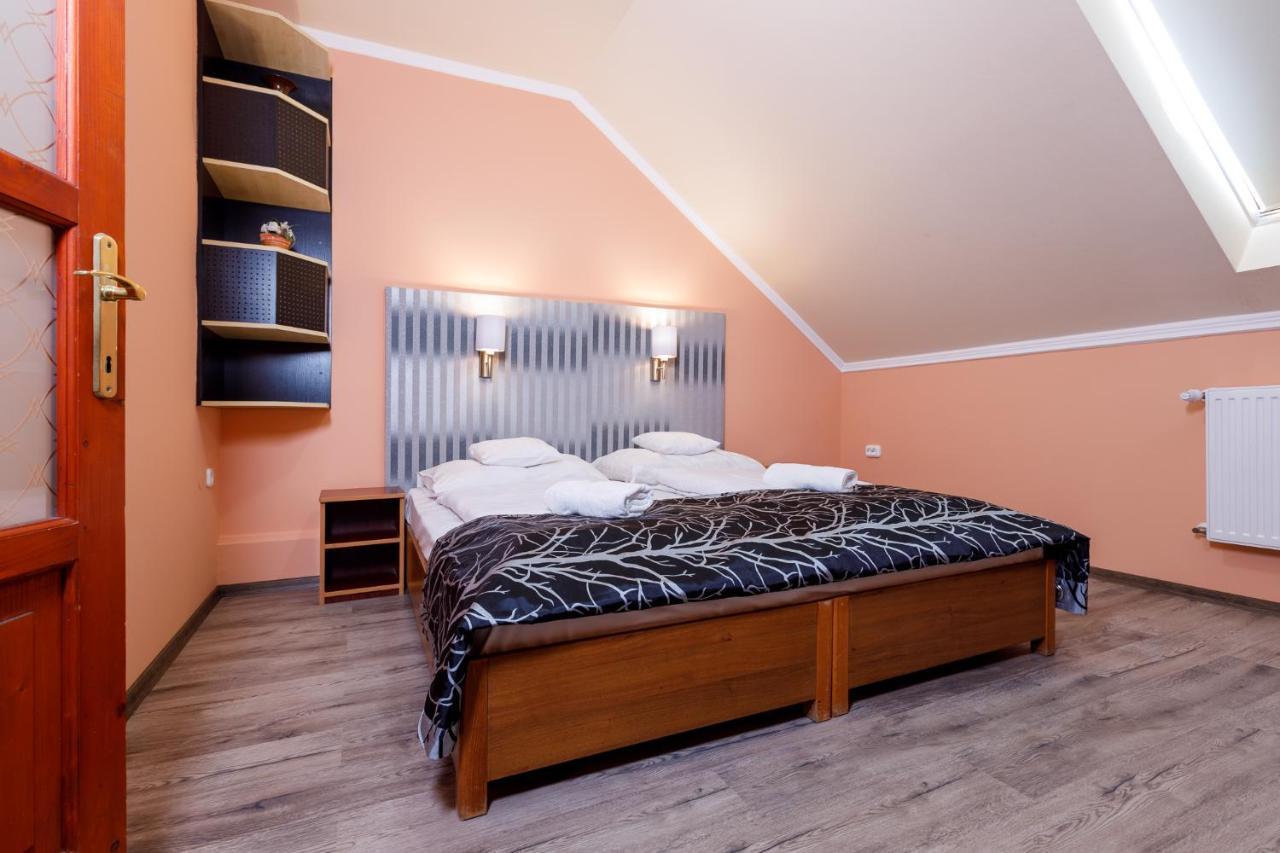 Central Apartman Gyula Exteriér fotografie