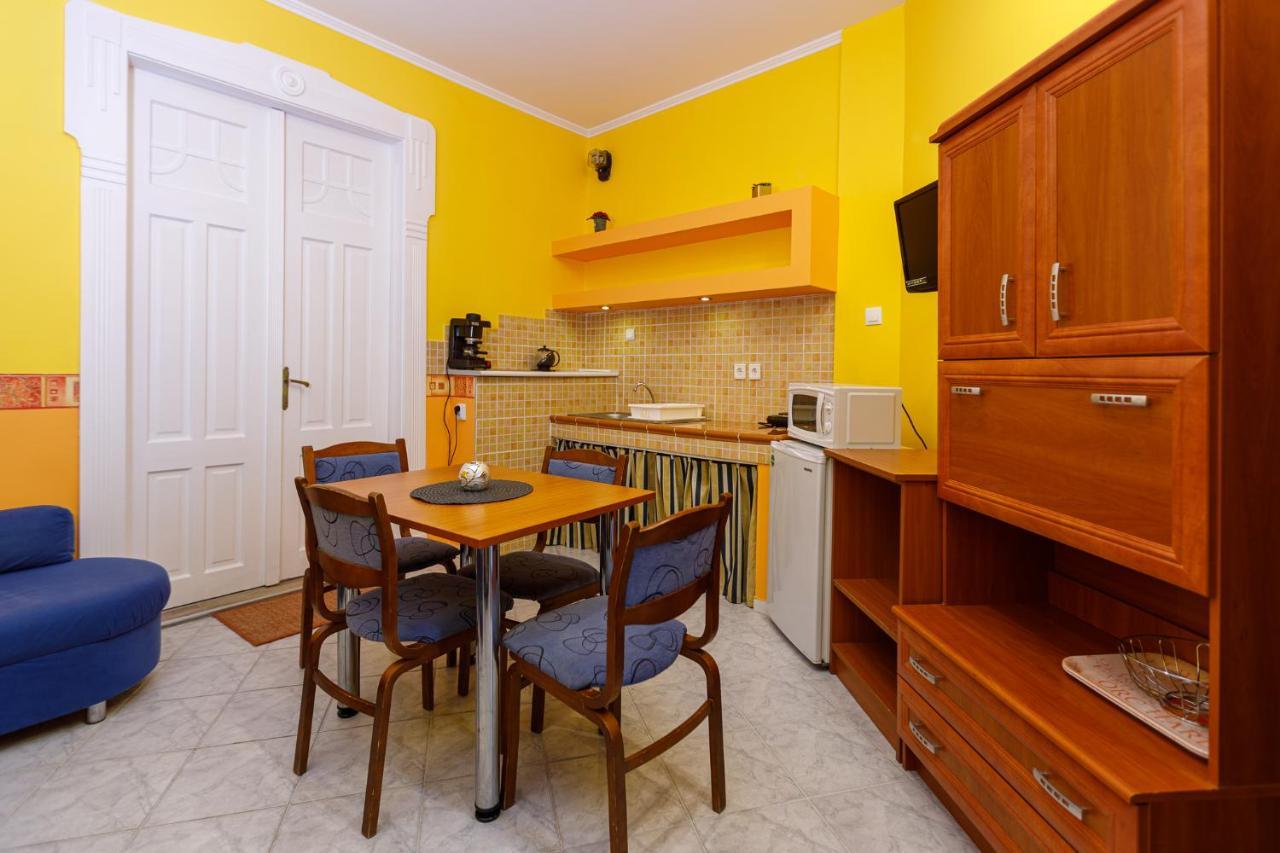 Central Apartman Gyula Exteriér fotografie