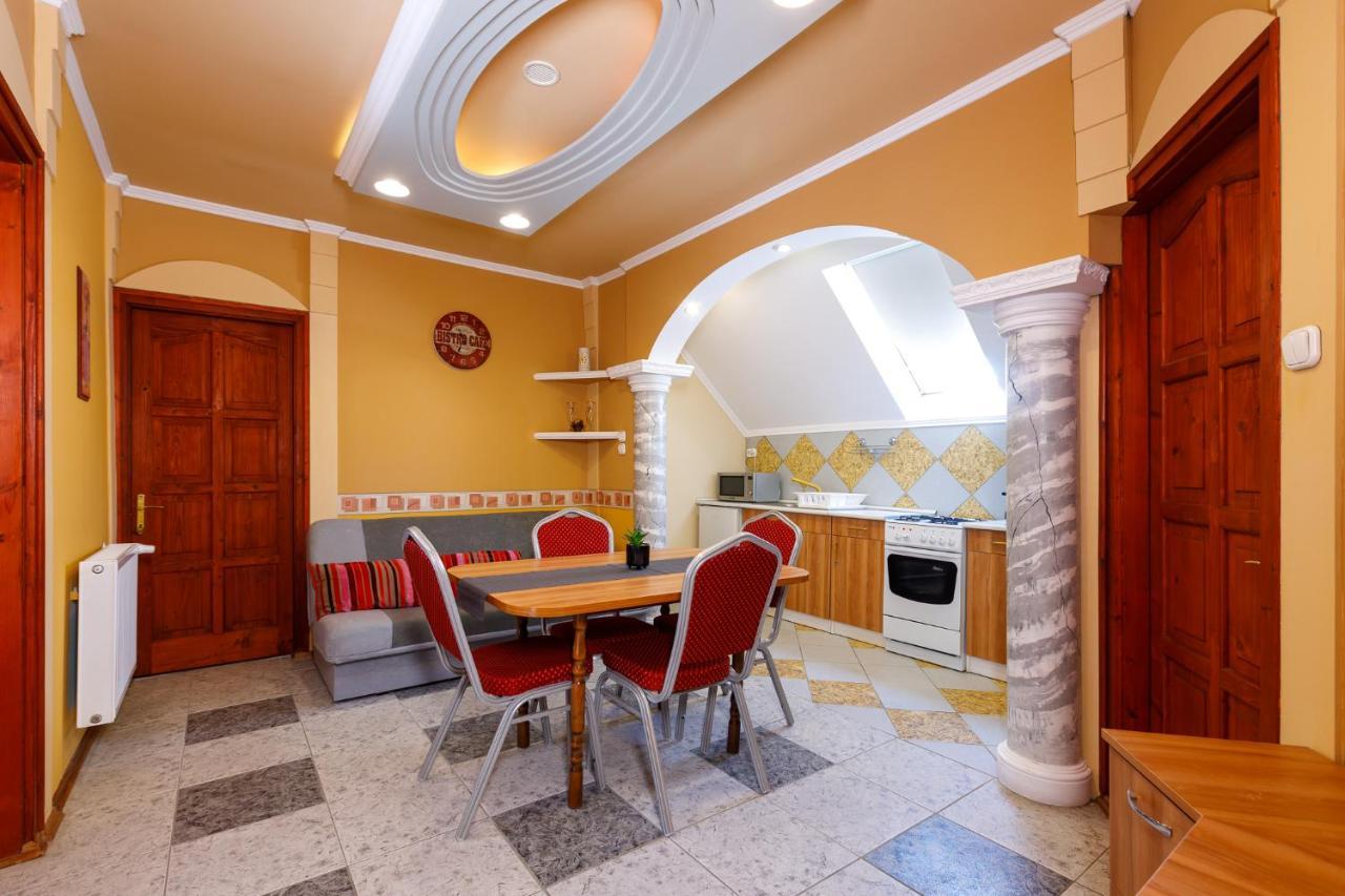Central Apartman Gyula Exteriér fotografie