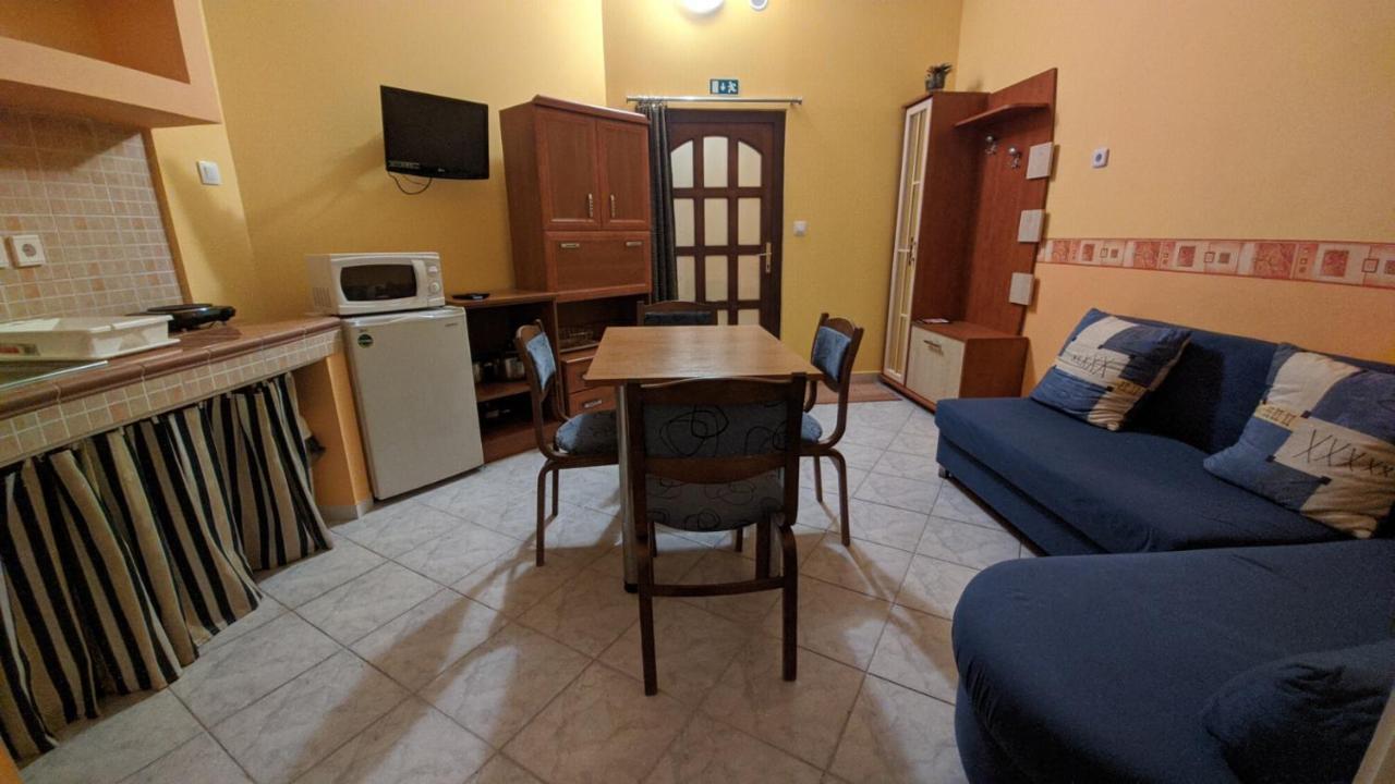 Central Apartman Gyula Exteriér fotografie