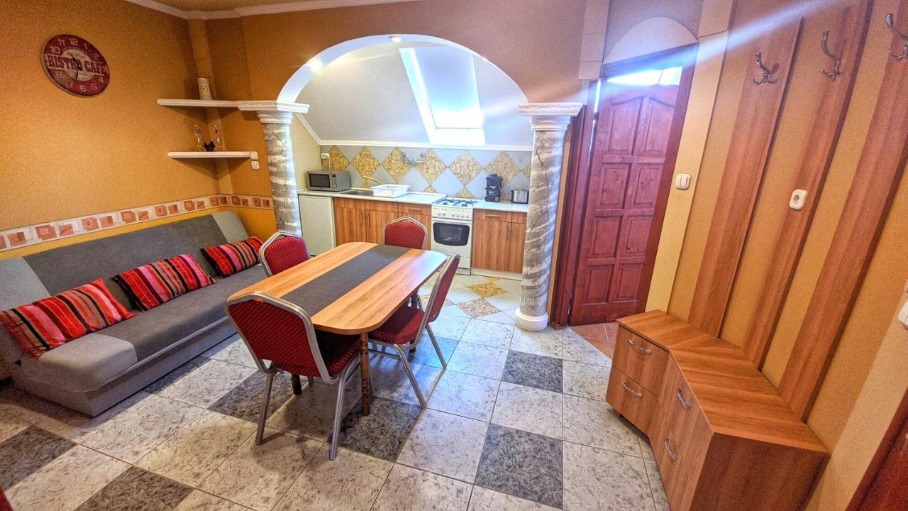 Central Apartman Gyula Exteriér fotografie