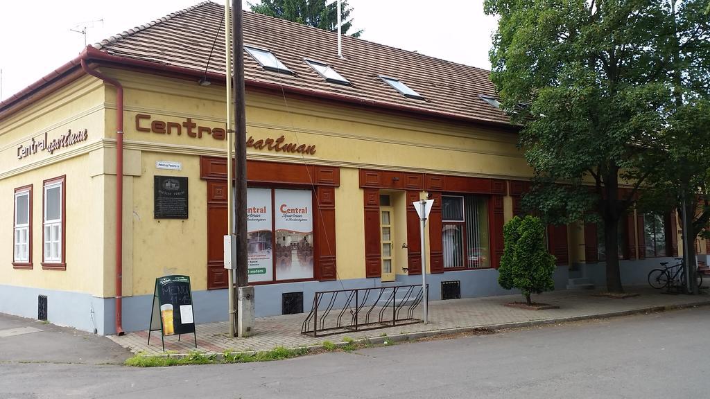 Central Apartman Gyula Exteriér fotografie