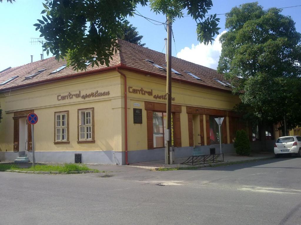 Central Apartman Gyula Pokoj fotografie